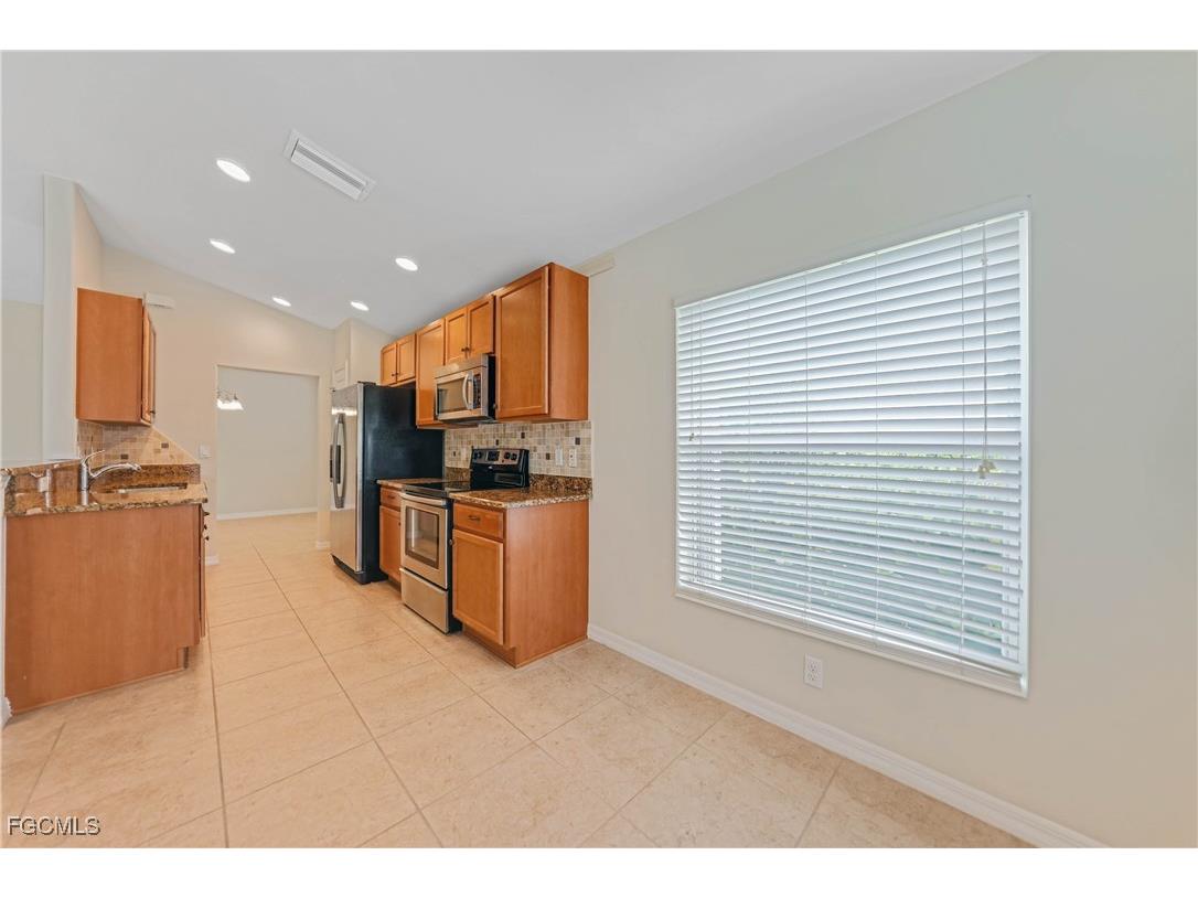 2457 Hopefield Court Cape Coral FL 33991 2025017408 image5