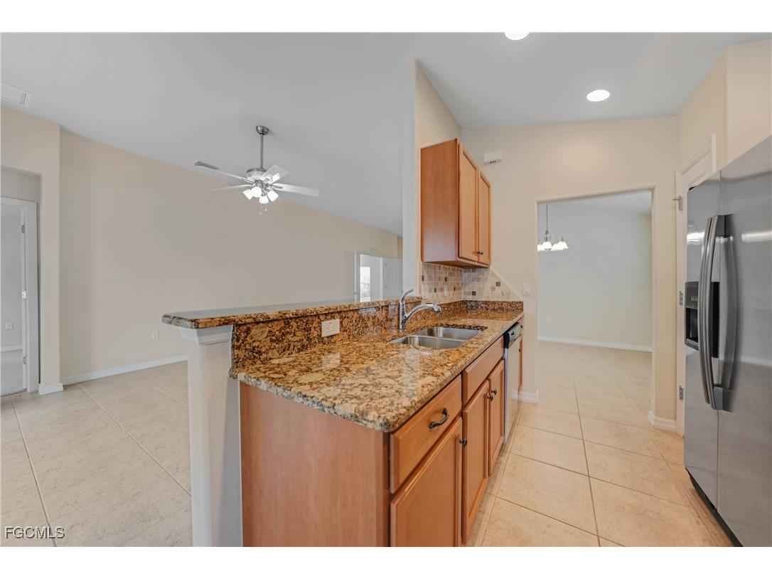 2457 Hopefield Court Cape Coral FL 33991 2025017408 image6