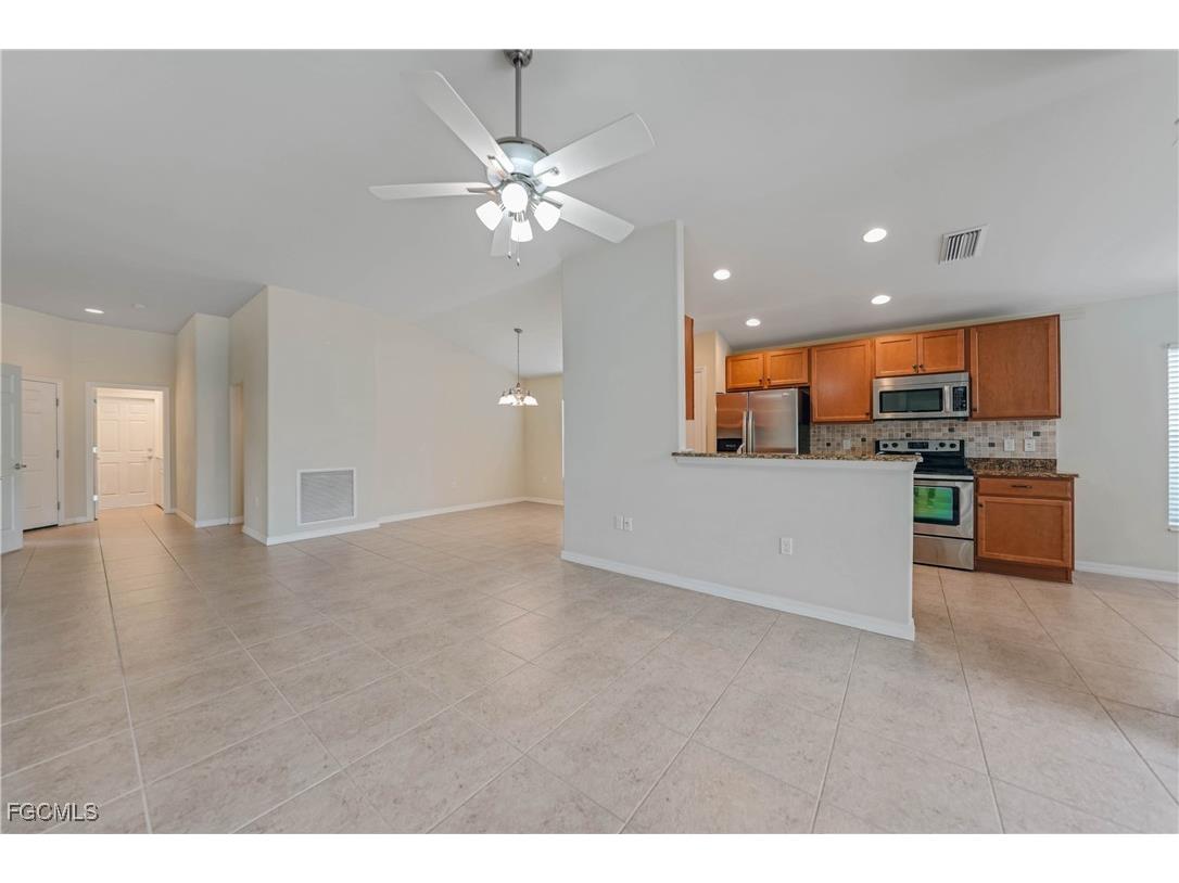 2457 Hopefield Court Cape Coral FL 33991 2025017408 image7