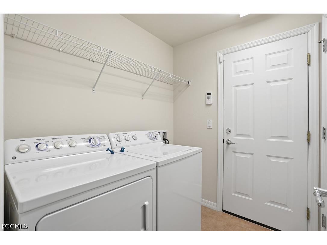 2457 Sutherland Court Cape Coral FL 33991 2026013644 image21