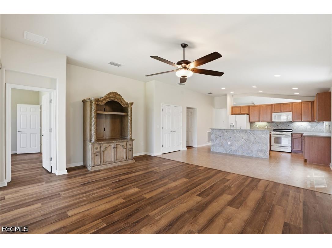 2457 Sutherland Court Cape Coral FL 33991 2026013644 image9