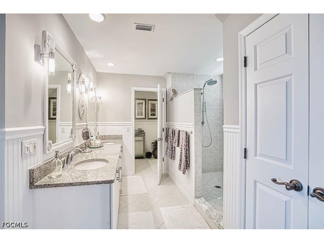 246 Christofer Court Sanibel FL 33957 2026017866 image25