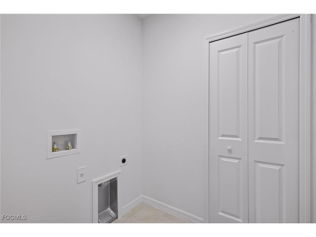 246 Lakeside Breeze Way Lehigh Acres FL 33936 2025021622 image11