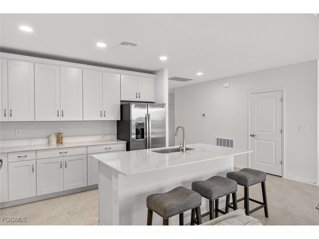 246 Lakeside Breeze Way Lehigh Acres FL 33936 2025021622 image6