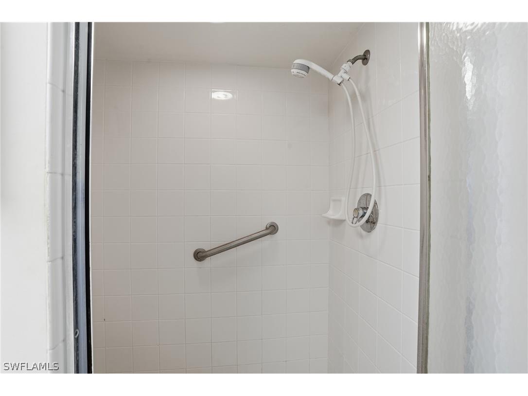 2460 Old Groves Road #E102 Naples FL 34109 226007656 image14