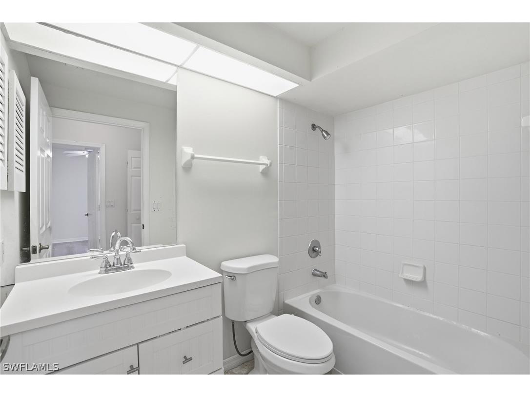 2460 Old Groves Road #E102 Naples FL 34109 226007656 image18