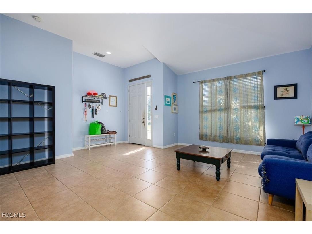 2461 Sutherland Court Cape Coral FL 33991 2025015079 image4