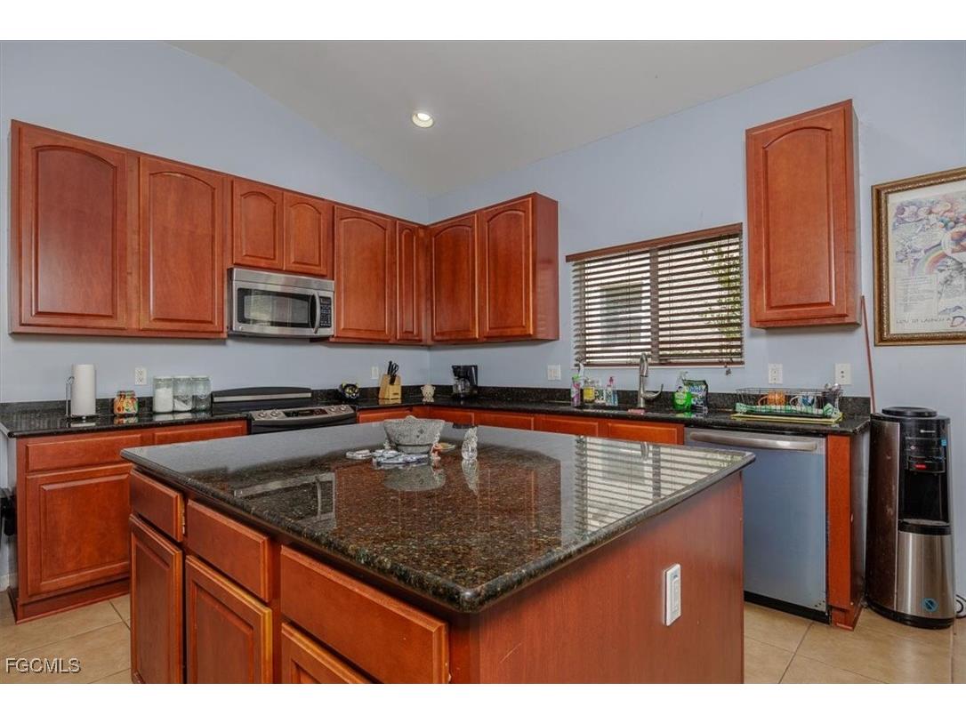 2461 Sutherland Court Cape Coral FL 33991 2025015079 image7