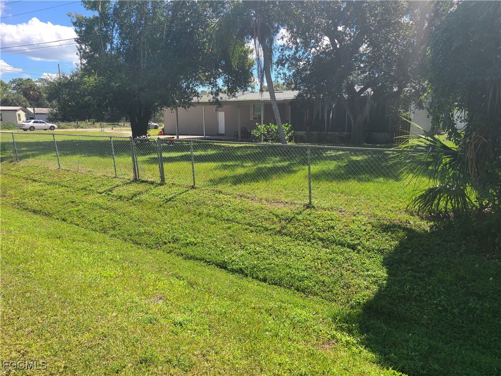 2463 Laurel Lane North Fort Myers FL 33917 2025015367 image38