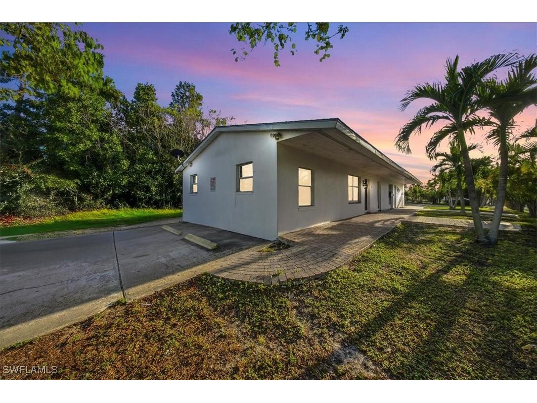 2463 Washington Avenue Naples FL 34112 225083672 image1