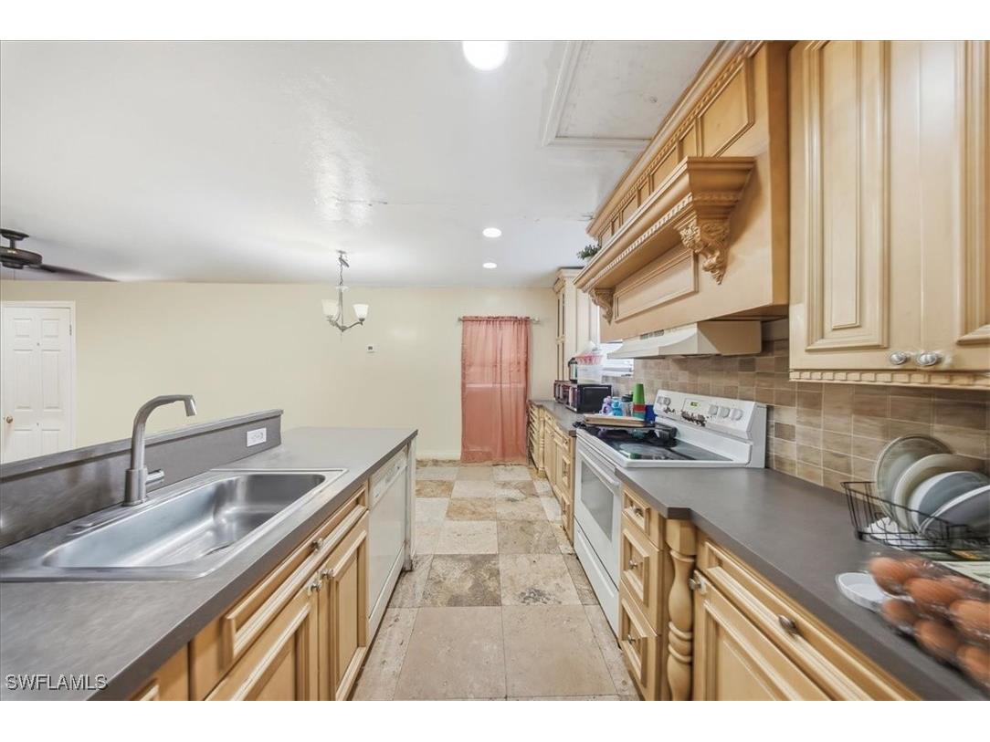 2463 Washington Avenue Naples FL 34112 225083672 image27