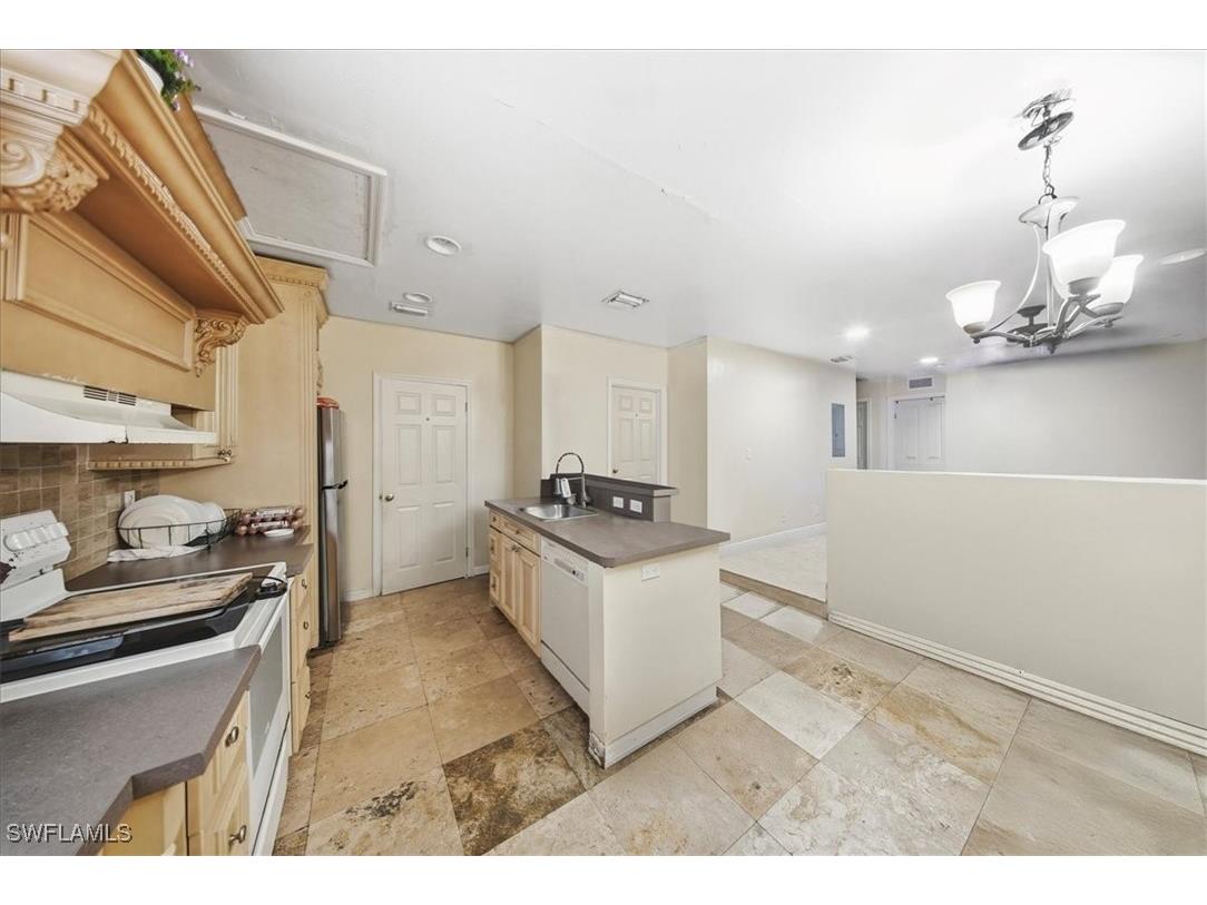 2463 Washington Avenue Naples FL 34112 225083672 image29