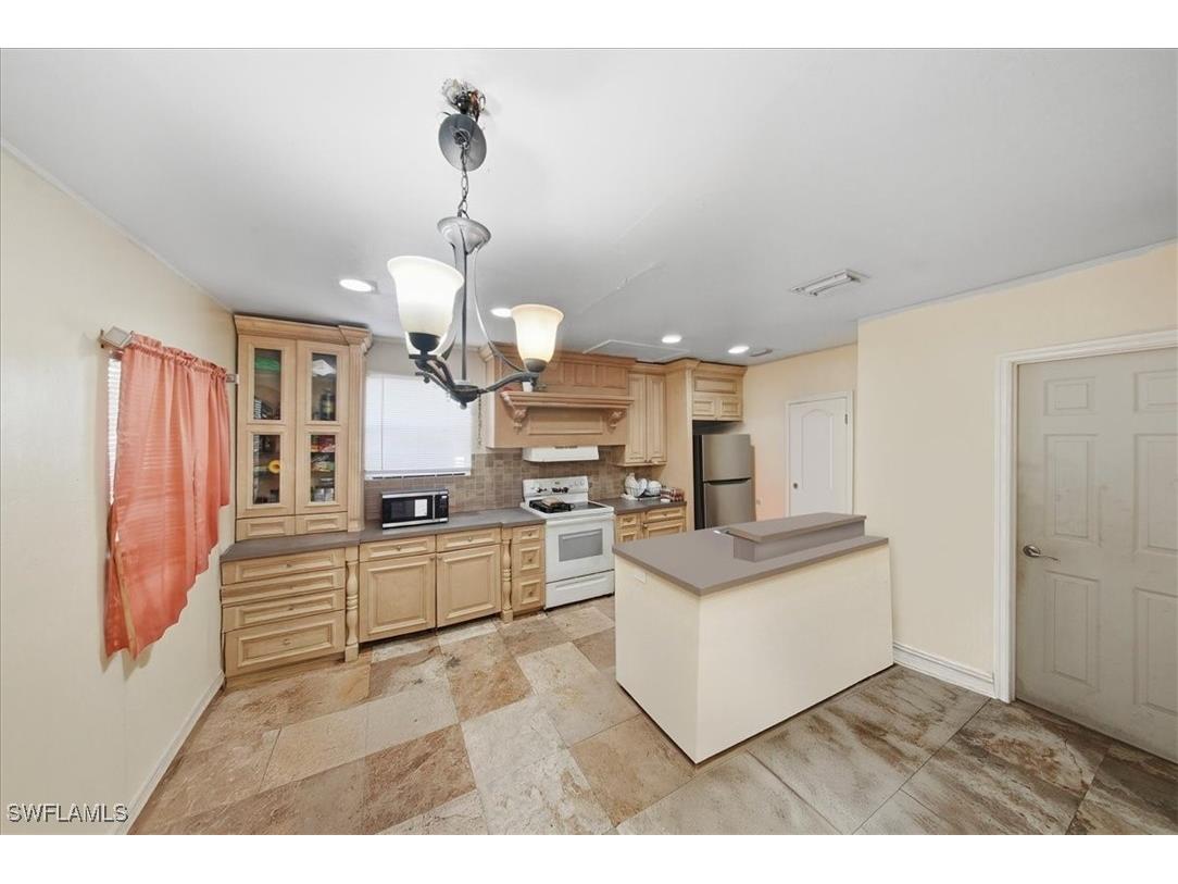 2463 Washington Avenue Naples FL 34112 225083672 image35
