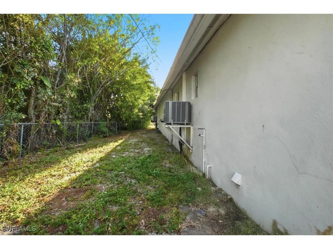 2463 Washington Avenue Naples FL 34112 225083672 image36