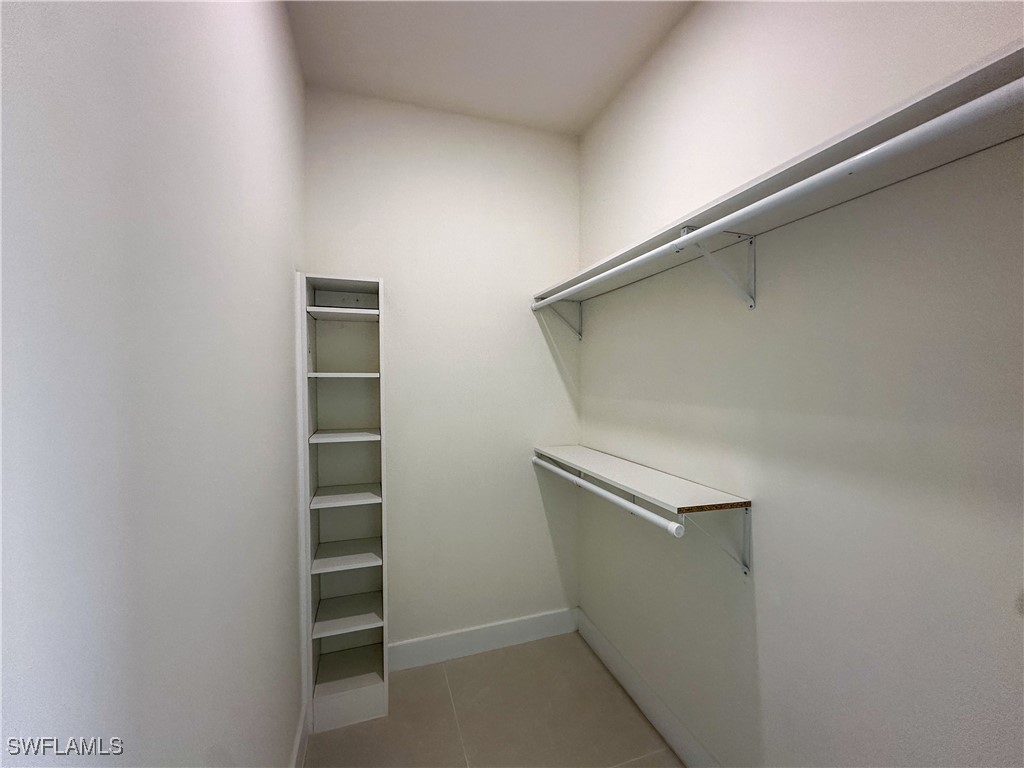 2464 Florida Avenue Naples FL 34112 226002601 image15