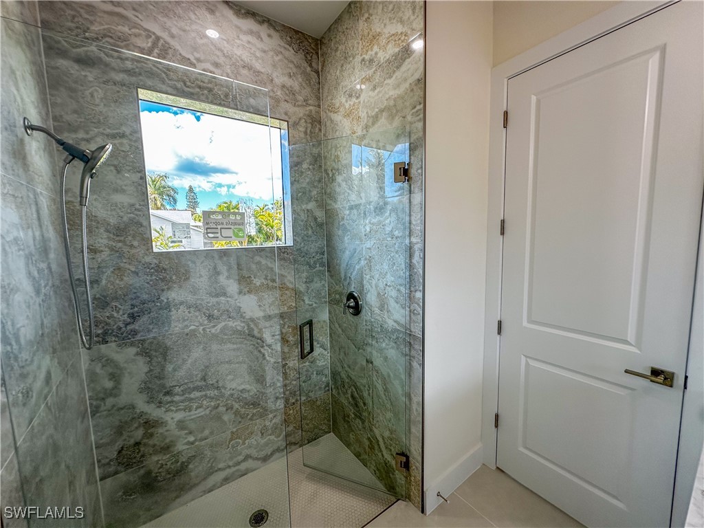 2464 Florida Avenue Naples FL 34112 226002601 image17