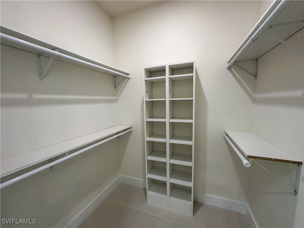 2464 Florida Avenue Naples FL 34112 226002601 image27