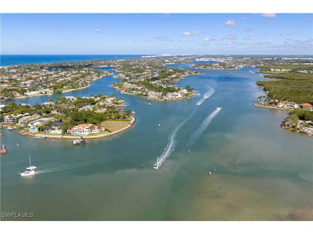 2464 Florida Avenue Naples FL 34112 226002601 image36