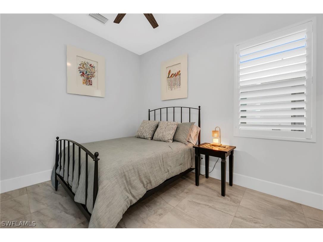 2464 Lake Avenue Naples FL 34112 226006611 image21