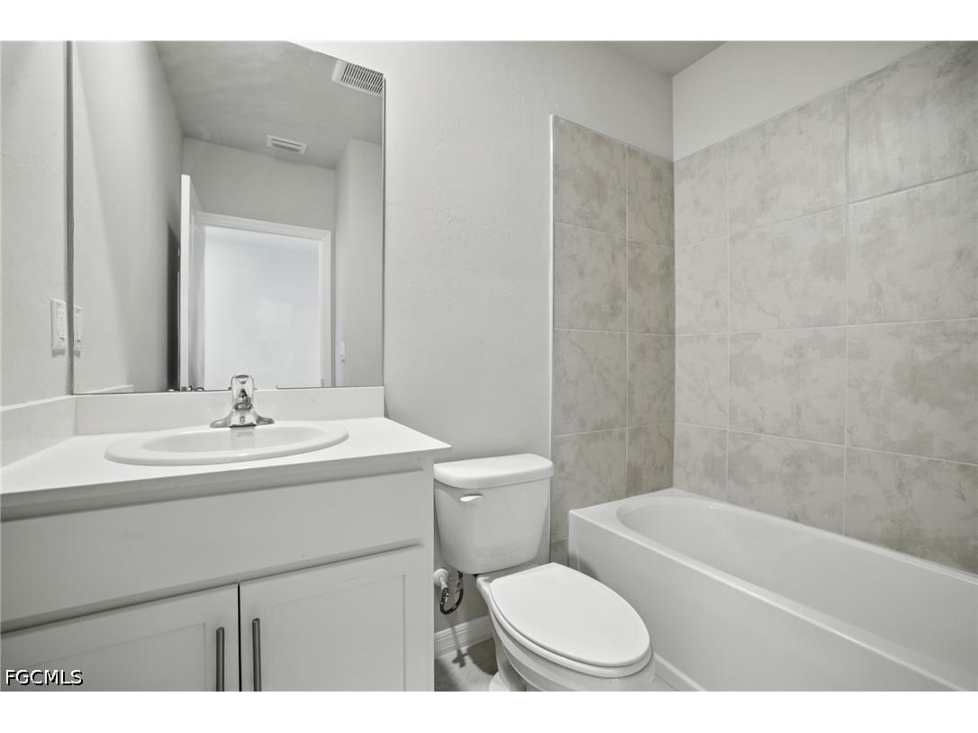 2465 NW 9th Street Cape Coral FL 33993 2026019394 image6