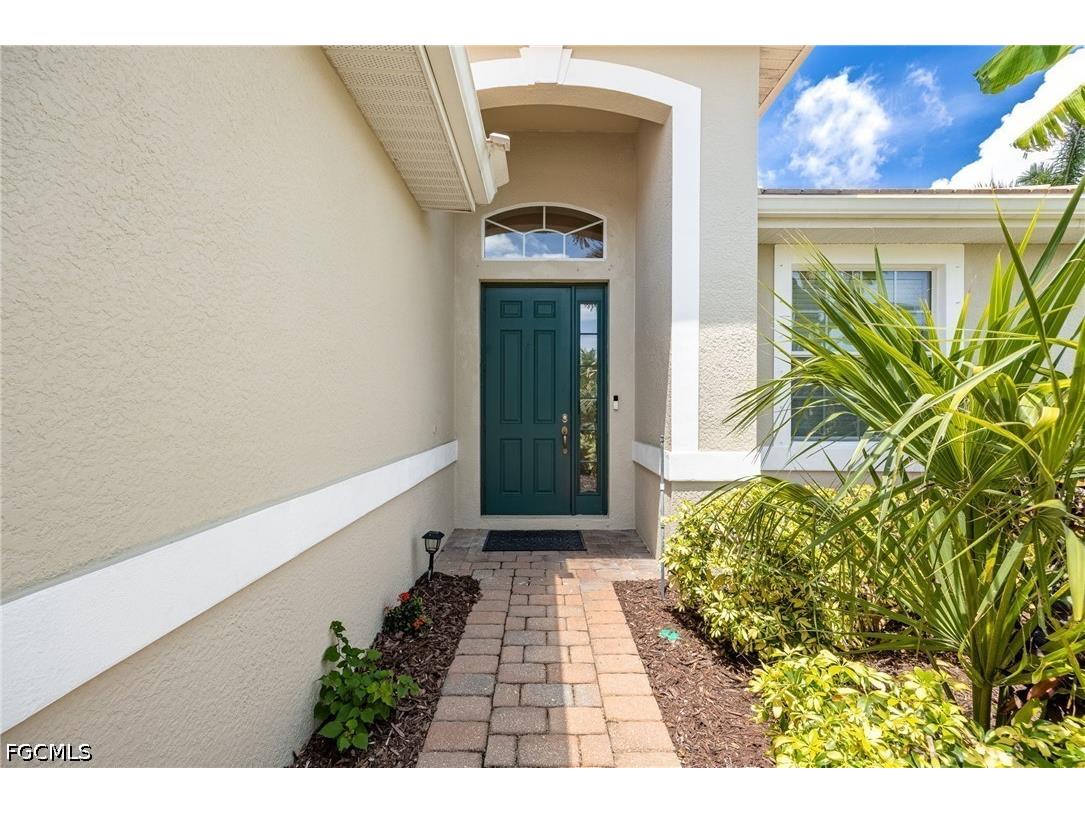 2466 Ashbury Circle Cape Coral FL 33991 2026024821 image3
