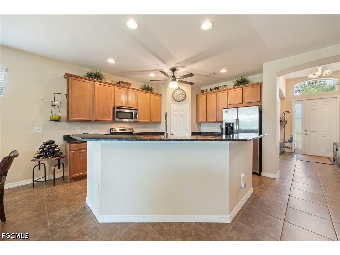 2466 Ashbury Circle Cape Coral FL 33991 2026024821 image7