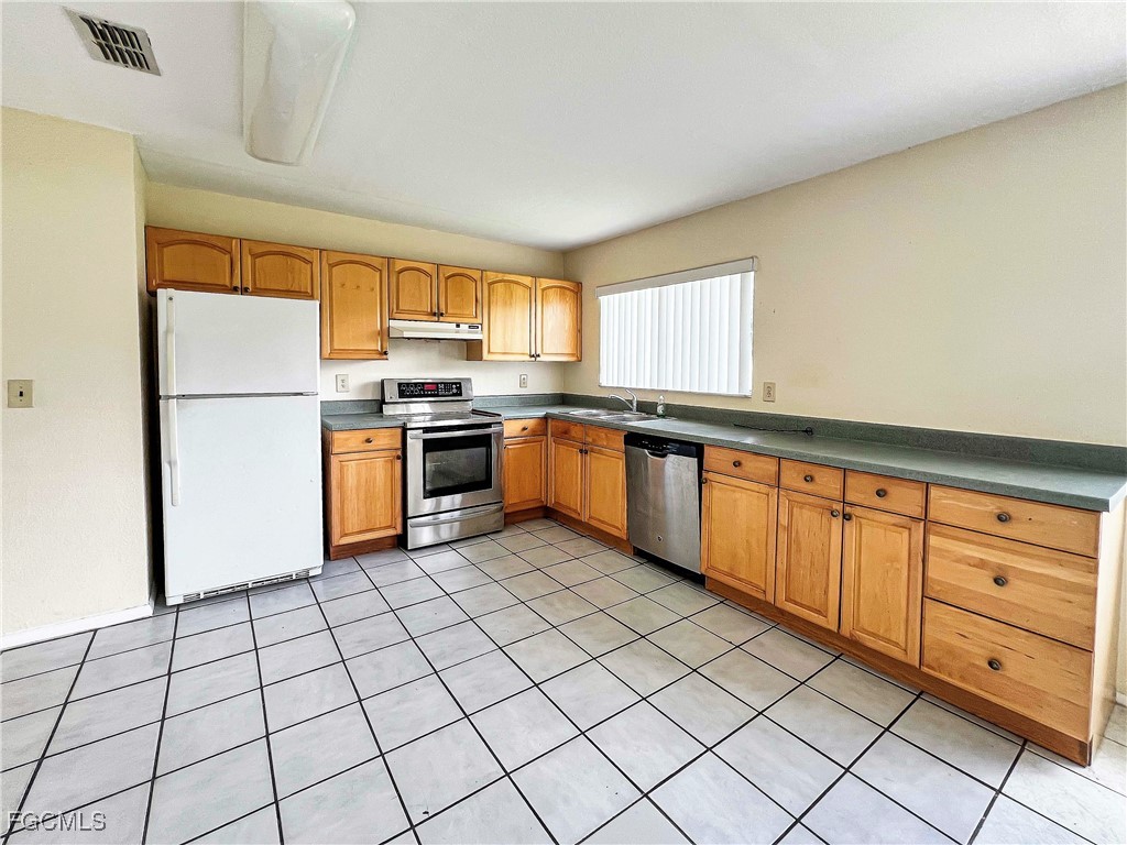 2466 Lakeshore Circle Port Charlotte FL 33952 2025023700 image6