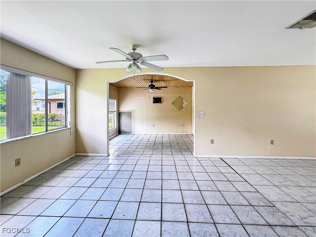 2466 Lakeshore Circle Port Charlotte FL 33952 2025023700 image7