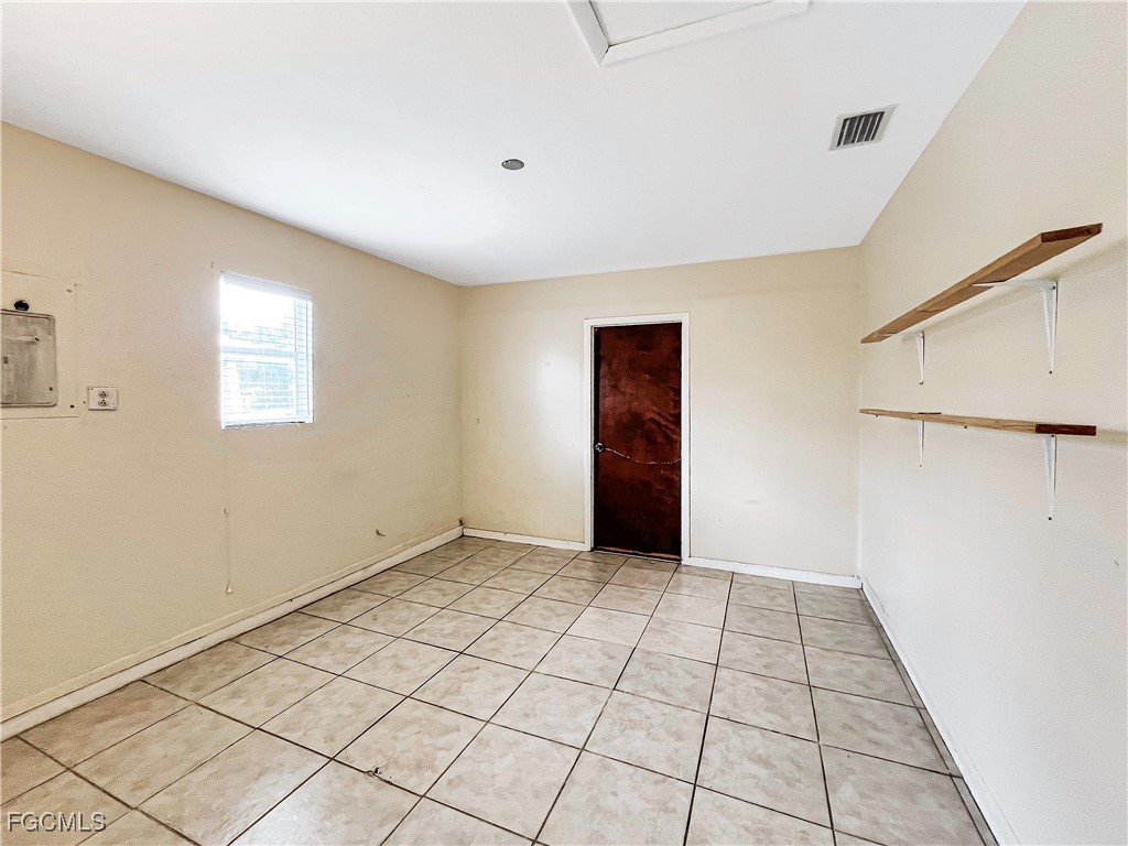 2466 Lakeshore Circle Port Charlotte FL 33952 2025023700 image8