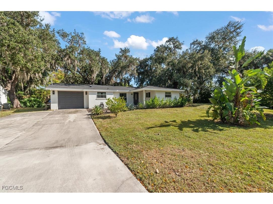 2466 N Westwood Drive North Fort Myers FL 33917 2025025300 image1