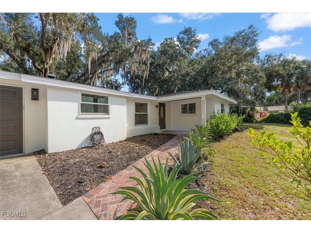 2466 N Westwood Drive North Fort Myers FL 33917 2025025300 image3