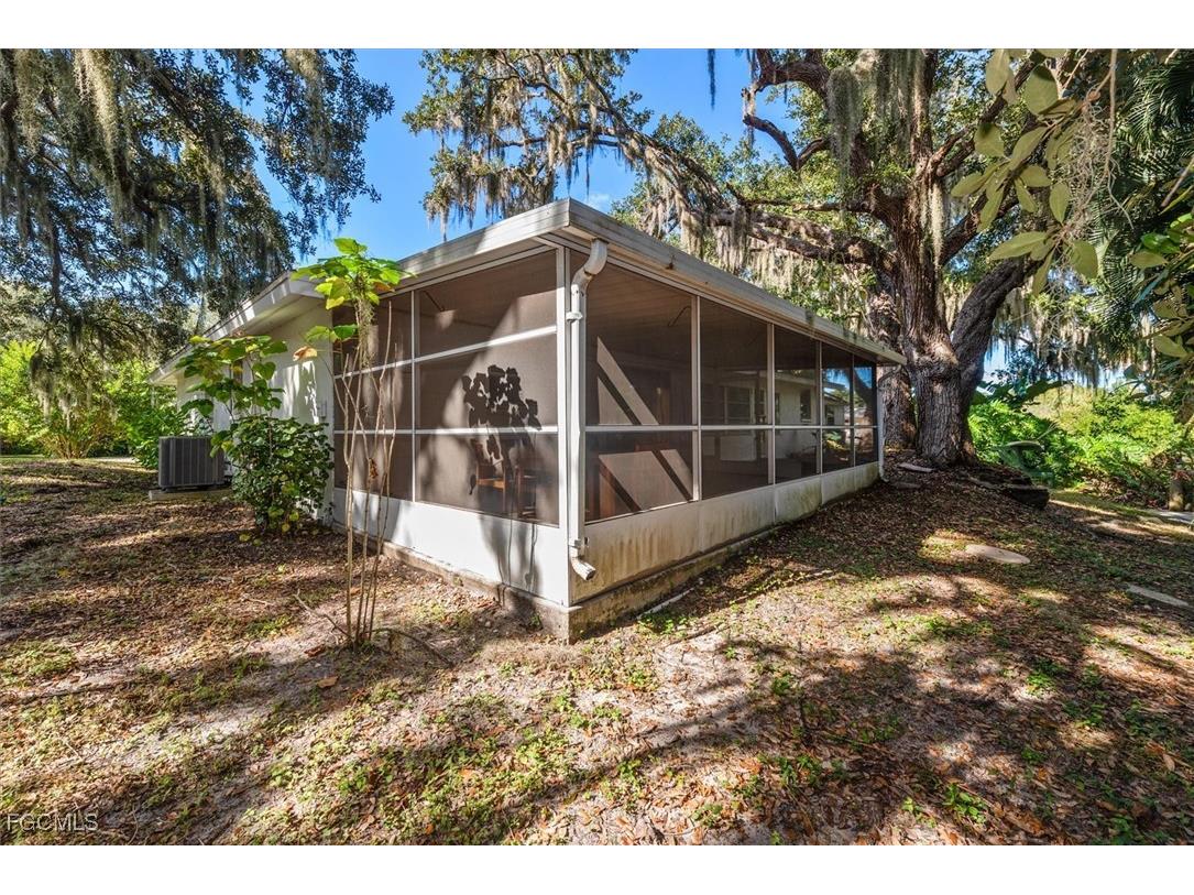 2466 N Westwood Drive North Fort Myers FL 33917 2025025300 image35