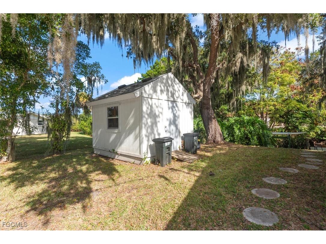 2466 N Westwood Drive North Fort Myers FL 33917 2025025300 image37