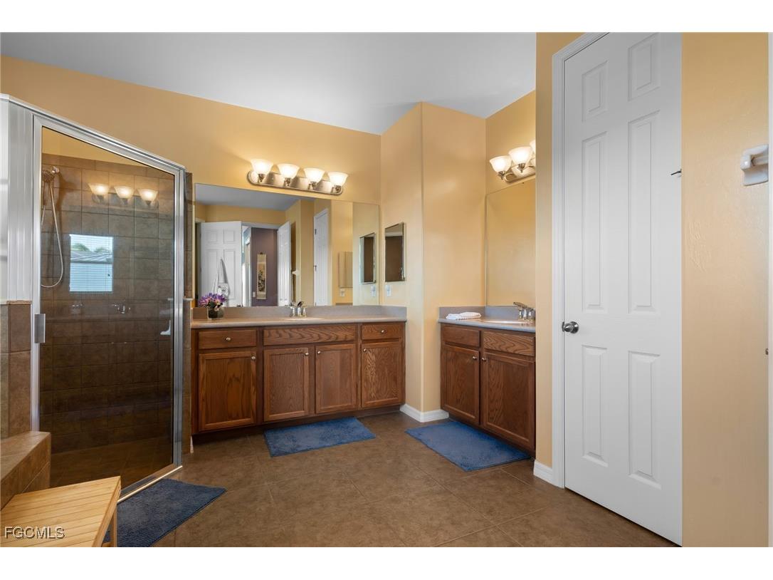 2467 Ashbury Circle Cape Coral FL 33991 2025023398 image13