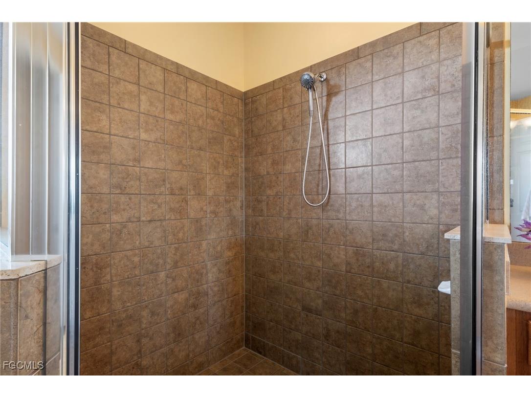 2467 Ashbury Circle Cape Coral FL 33991 2025023398 image14