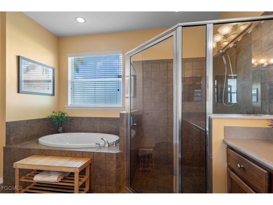 2467 Ashbury Circle Cape Coral FL 33991 2025023398 image15