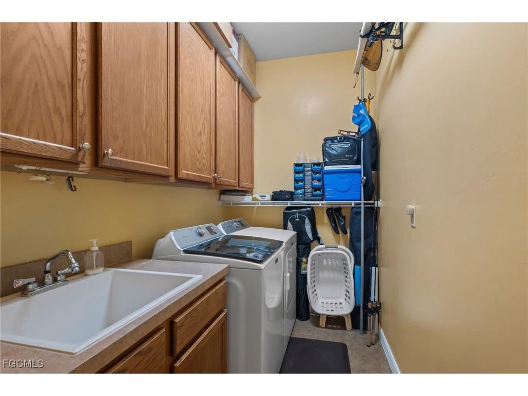 2467 Ashbury Circle Cape Coral FL 33991 2025023398 image21