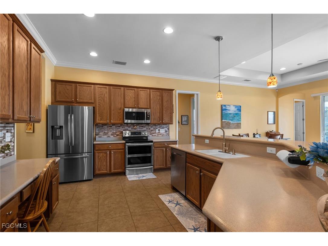 2467 Ashbury Circle Cape Coral FL 33991 2025023398 image3