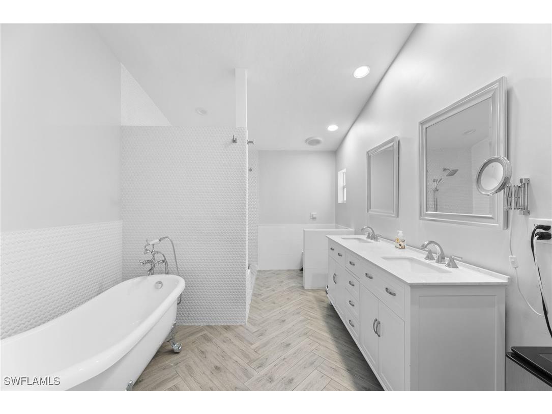 2467 Pine Woods Circle #3 Naples FL 34105 226002591 image29