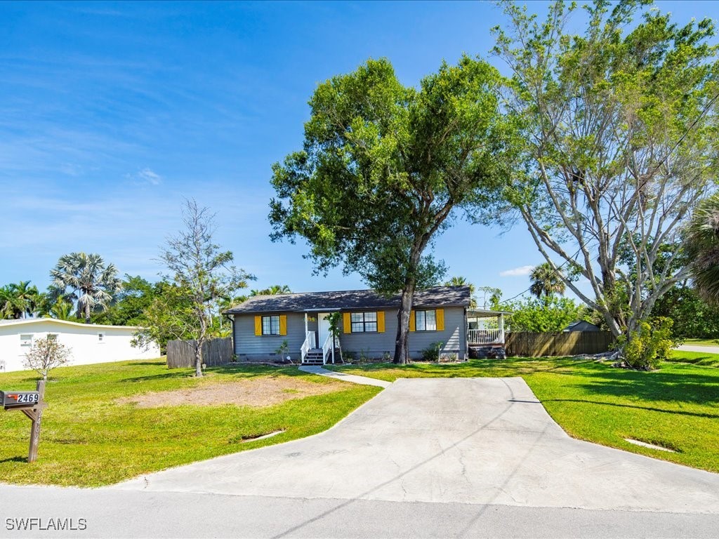 2469 Florida Avenue Naples FL 34112 226005000 image34