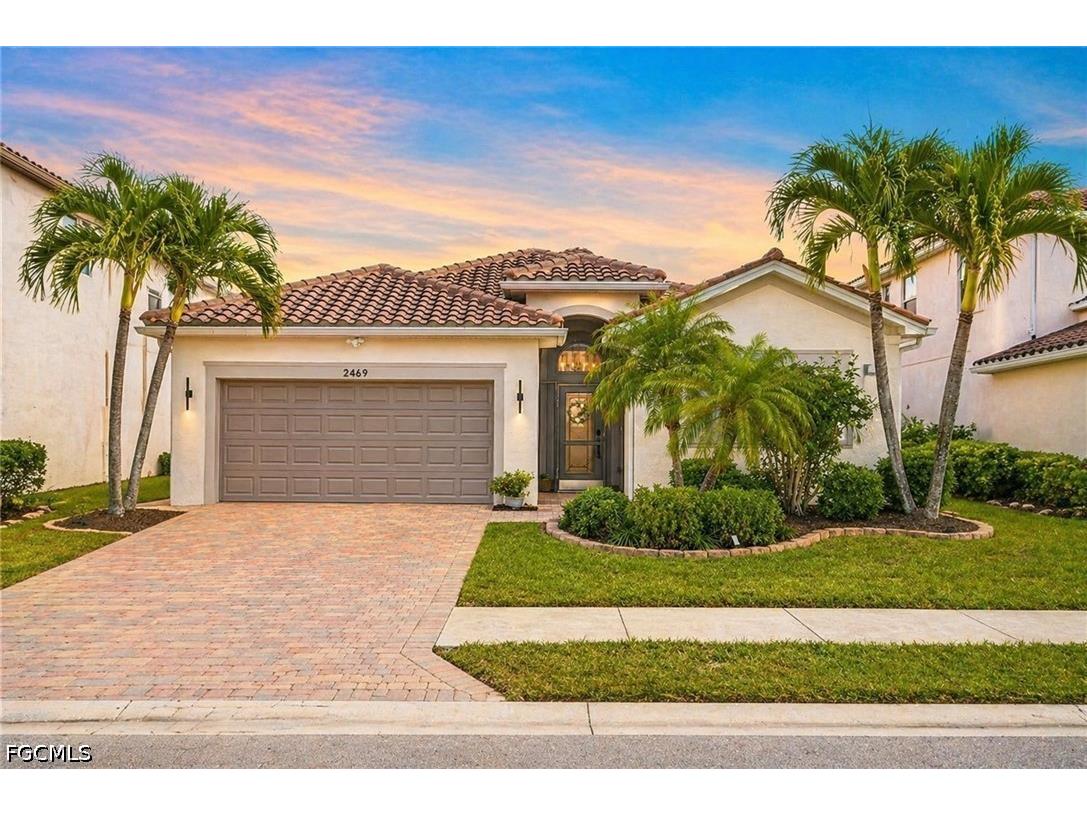 2469 Heydon Circle E Naples FL 34120 2025025983 image1