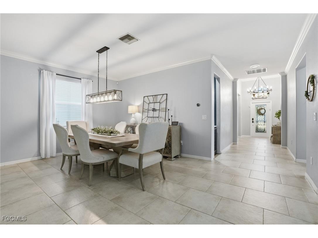 2469 Heydon Circle E Naples FL 34120 2025025983 image10