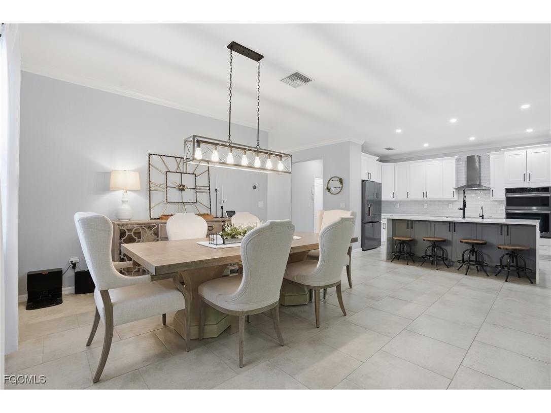 2469 Heydon Circle E Naples FL 34120 2025025983 image11