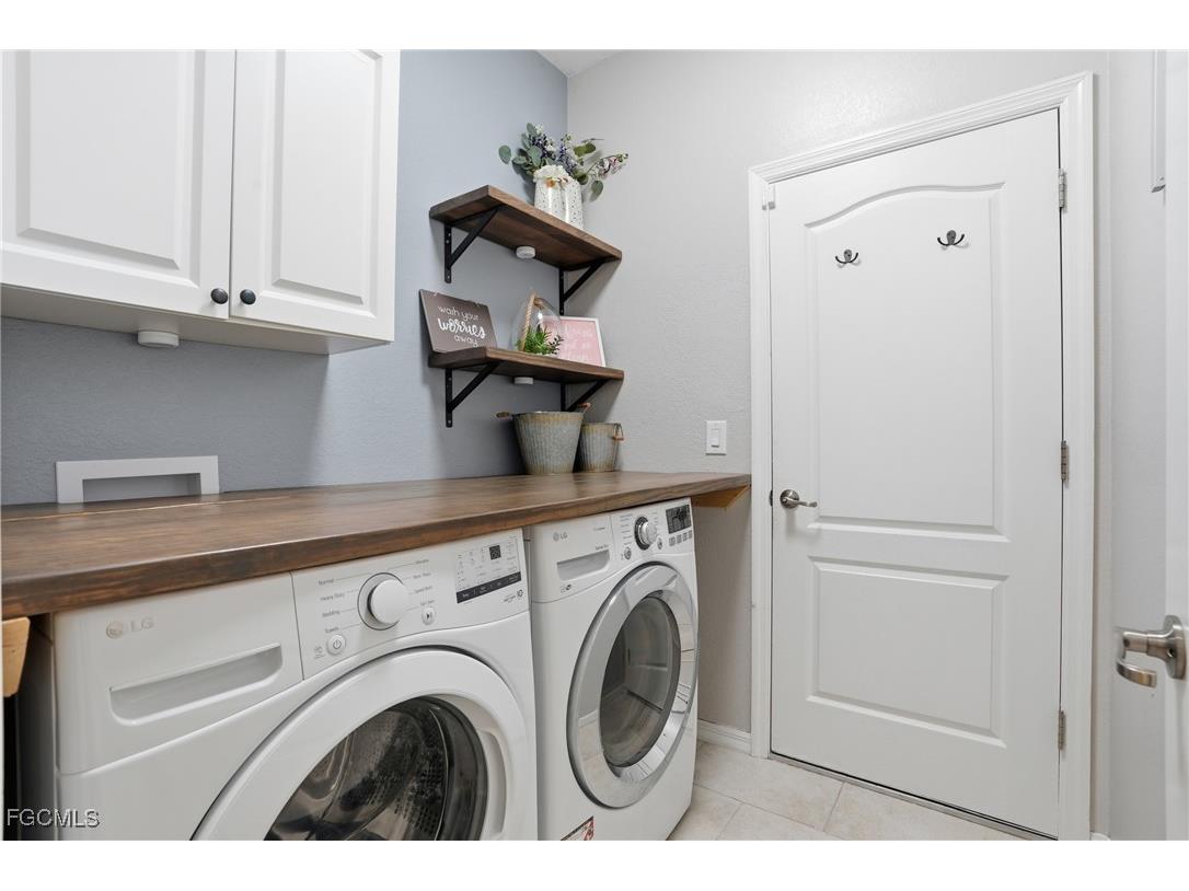 2469 Heydon Circle E Naples FL 34120 2025025983 image15