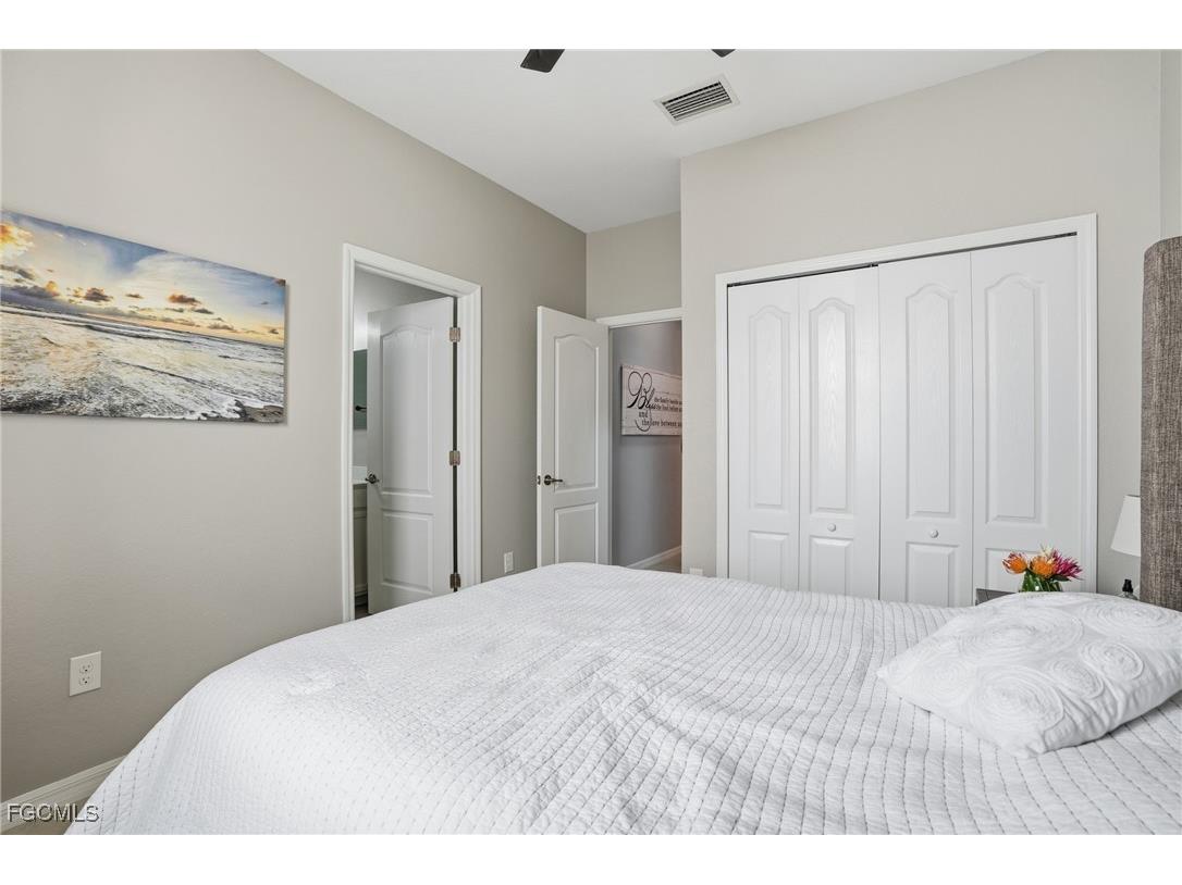 2469 Heydon Circle E Naples FL 34120 2025025983 image22