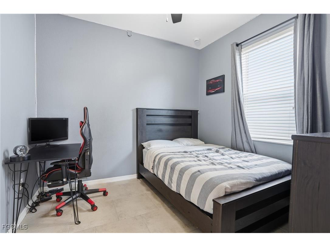 2469 Heydon Circle E Naples FL 34120 2025025983 image24