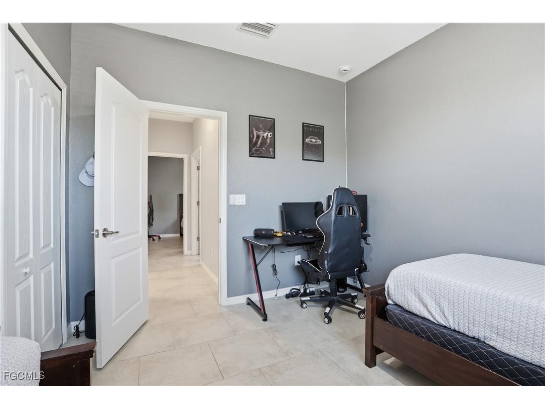 2469 Heydon Circle E Naples FL 34120 2025025983 image28