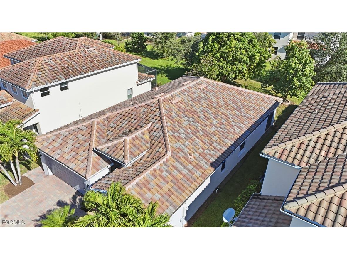 2469 Heydon Circle E Naples FL 34120 2025025983 image32