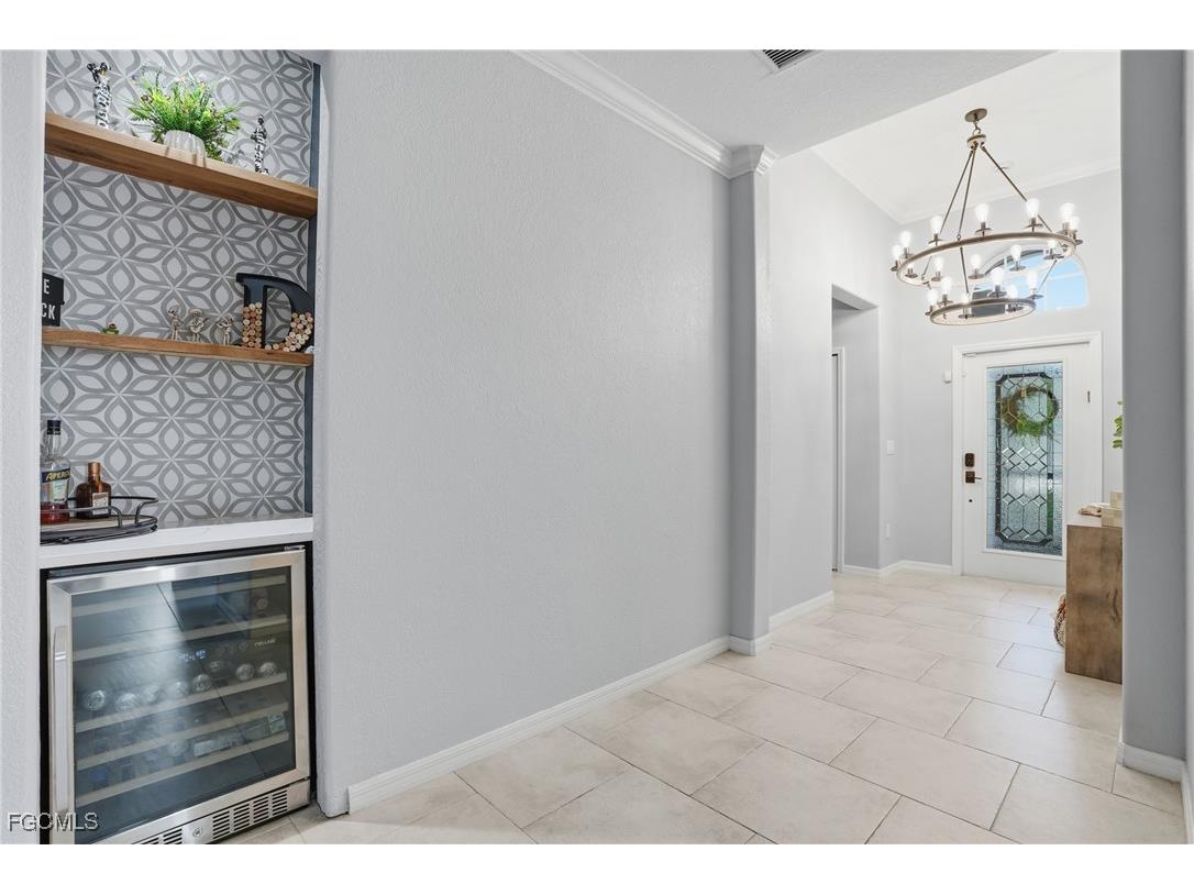 2469 Heydon Circle E Naples FL 34120 2025025983 image8