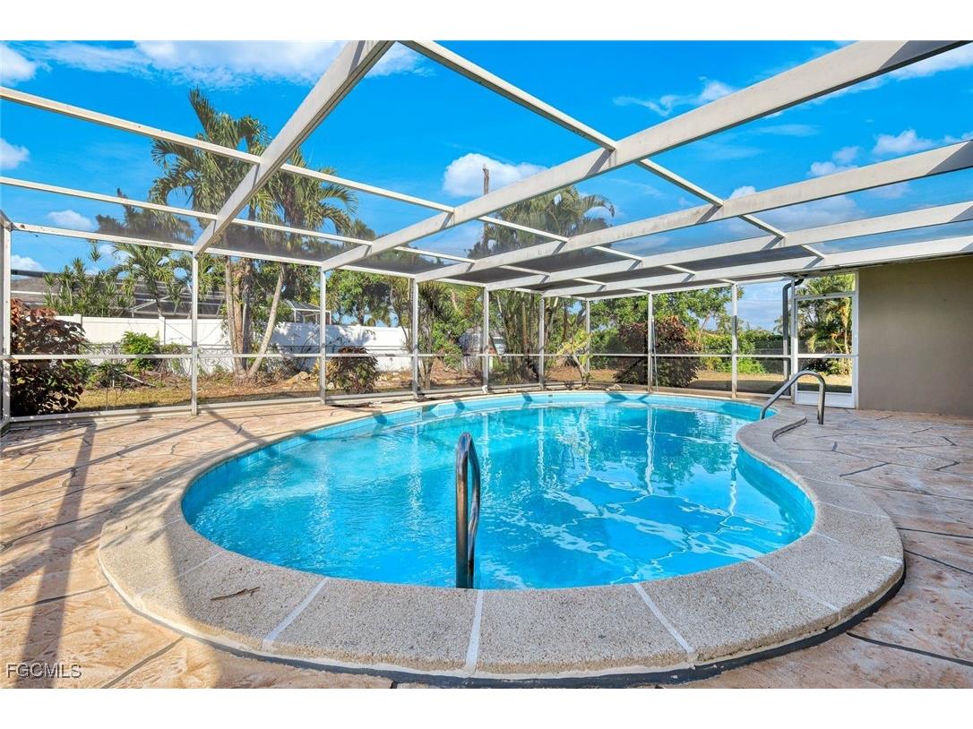 247 SE 46th Street Cape Coral FL 33904 2025020691 image1